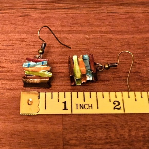 🐿 5/$20 🐿 NEW Colorful Stack of Book Earrings E1P32 - Picture 5 of 5